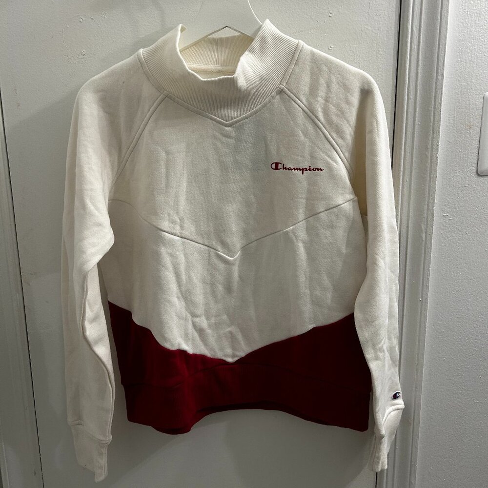 NWT Champion Mockneck Sweatshirt - size M